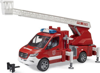 Bruder MB Sprinter Feuerwehr mit Drehleiter, Pumpe und Light & Sound Modul, Einsatzfahrzeuge